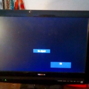 Toshiba tv/DVD HDMI/ monitor..